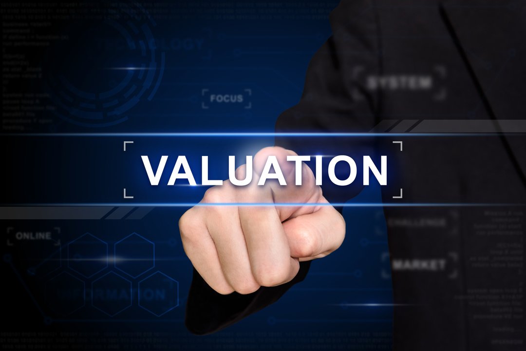 startup valuation - man pointing to valuation